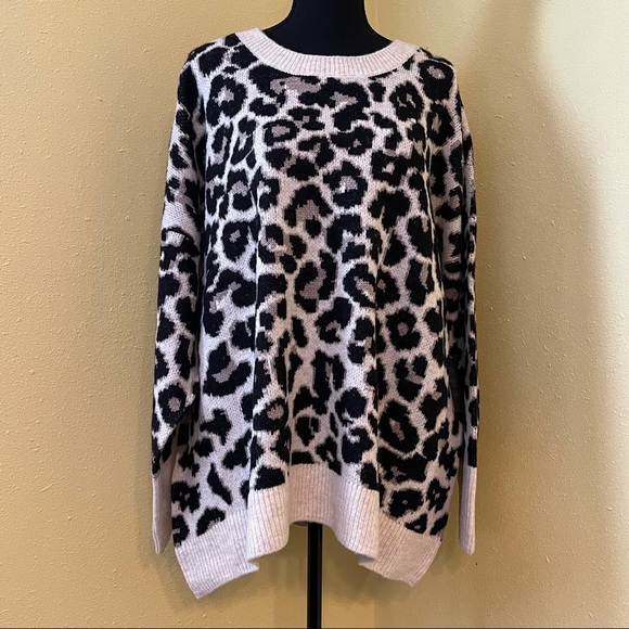 Vince Camuto Sweaters - NEW Vince Camuto Leopard Print Sweater 3X NEW